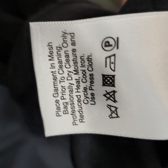 DKNY Donna Karan New York Metal Studded Silk Dress in Black, Size 2 - Picture 9 of 9